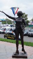 Единственная в России скульптура, посвящённая труду экскурсоводов и гидов!